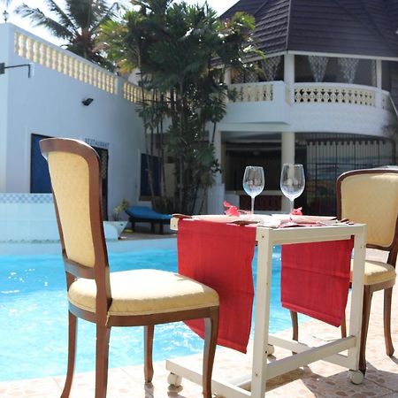 Room In Guest Room - A Wonderful Beach Property In Diani Beach Kenyaa Dream Holiday Place Mombasa Exterior photo