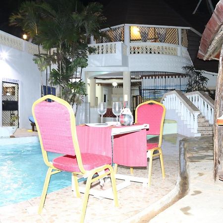 Room In Guest Room - A Wonderful Beach Property In Diani Beach Kenyaa Dream Holiday Place Mombasa Exterior photo