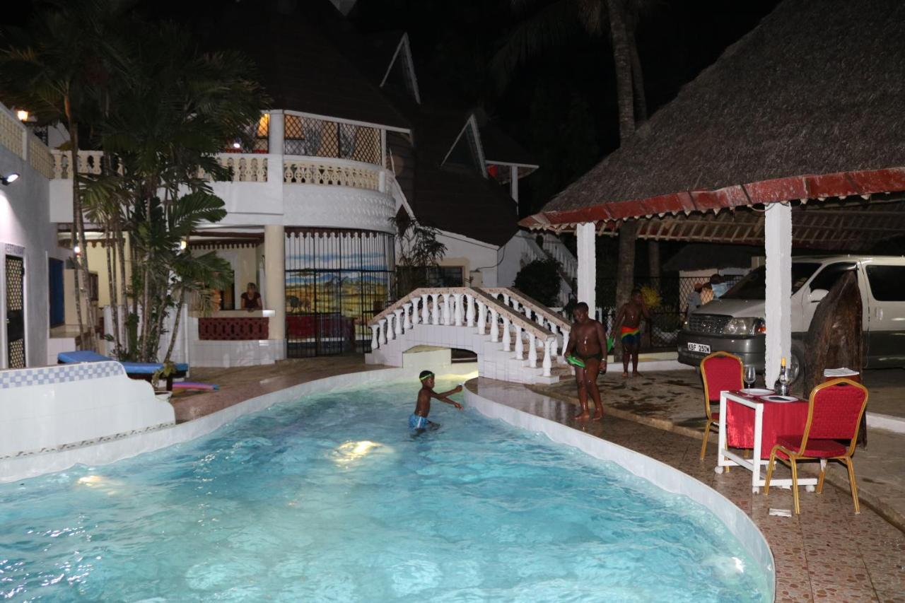 Room In Guest Room - A Wonderful Beach Property In Diani Beach Kenyaa Dream Holiday Place Mombasa Exterior photo