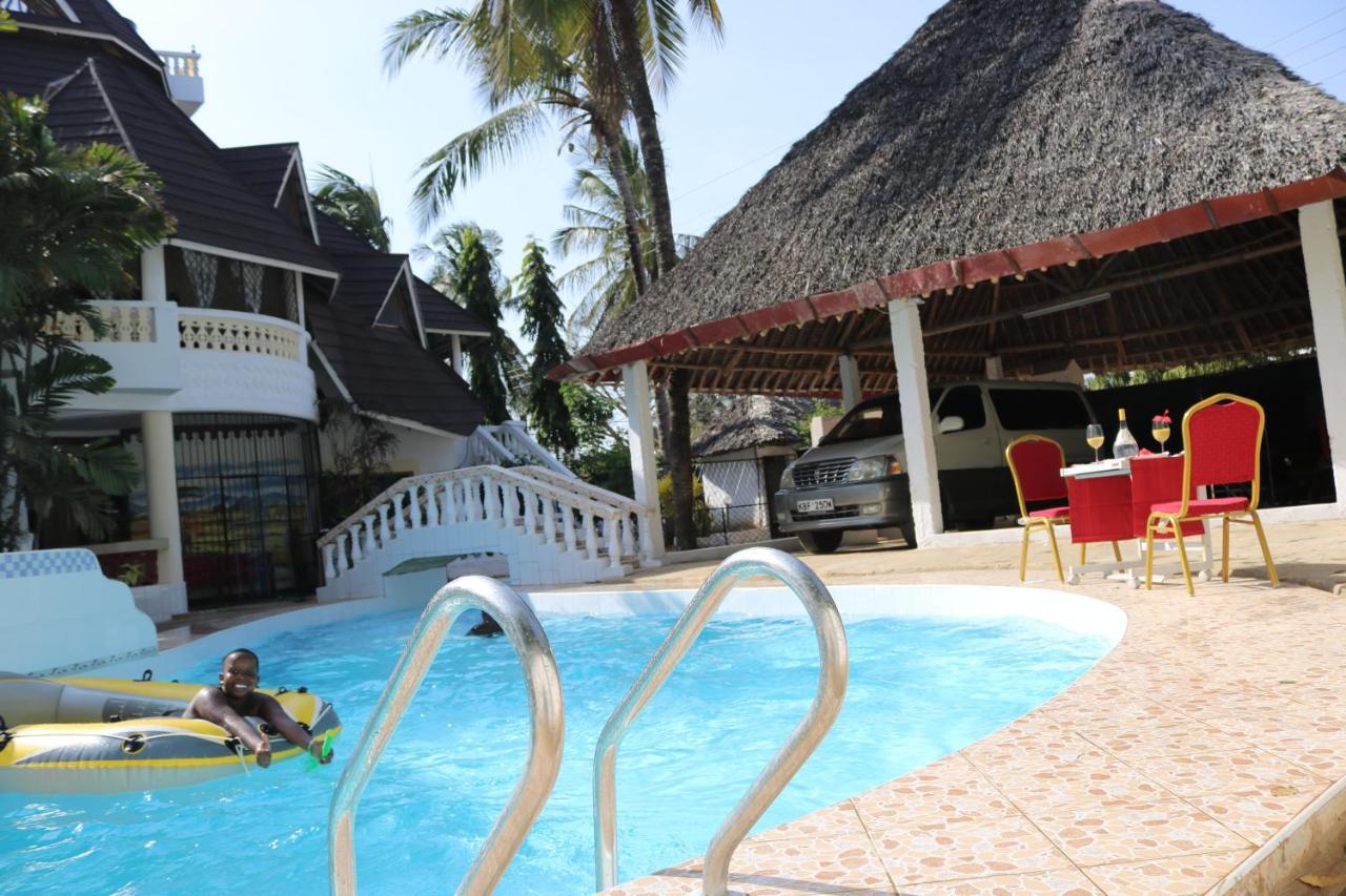 Room In Guest Room - A Wonderful Beach Property In Diani Beach Kenyaa Dream Holiday Place Mombasa Exterior photo