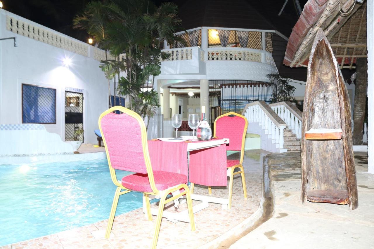 Room In Guest Room - A Wonderful Beach Property In Diani Beach Kenyaa Dream Holiday Place Mombasa Exterior photo